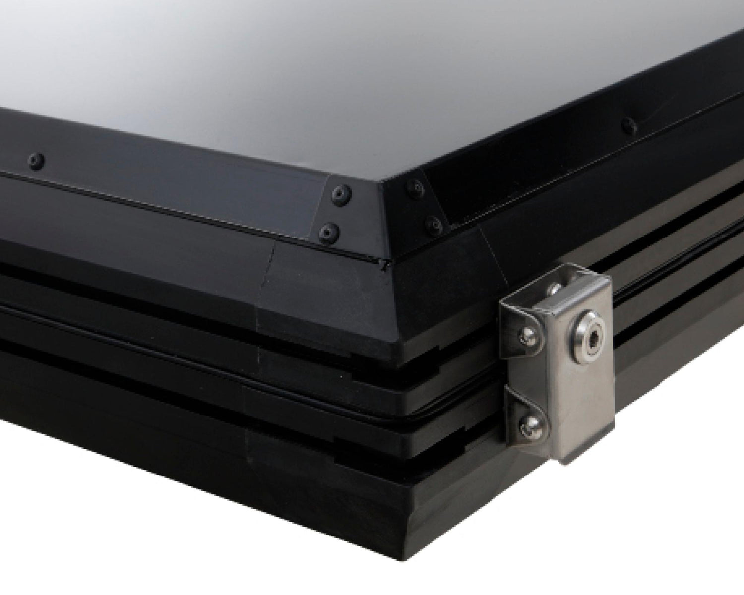 18099901 Mamba 3 Roof Top Tent - Clam Shell Roof Top Tent OVS