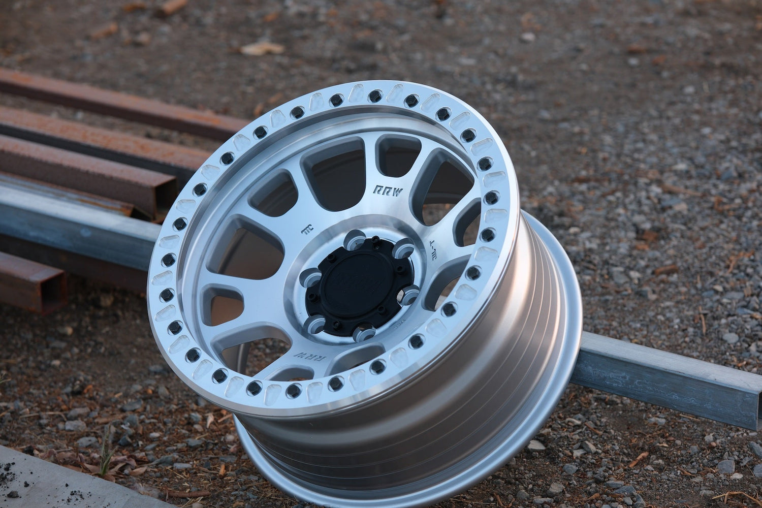 RR5-H FLOW FORMED 17x8.5 Hybrid Beadlock | BRUSHED ALUMINUM