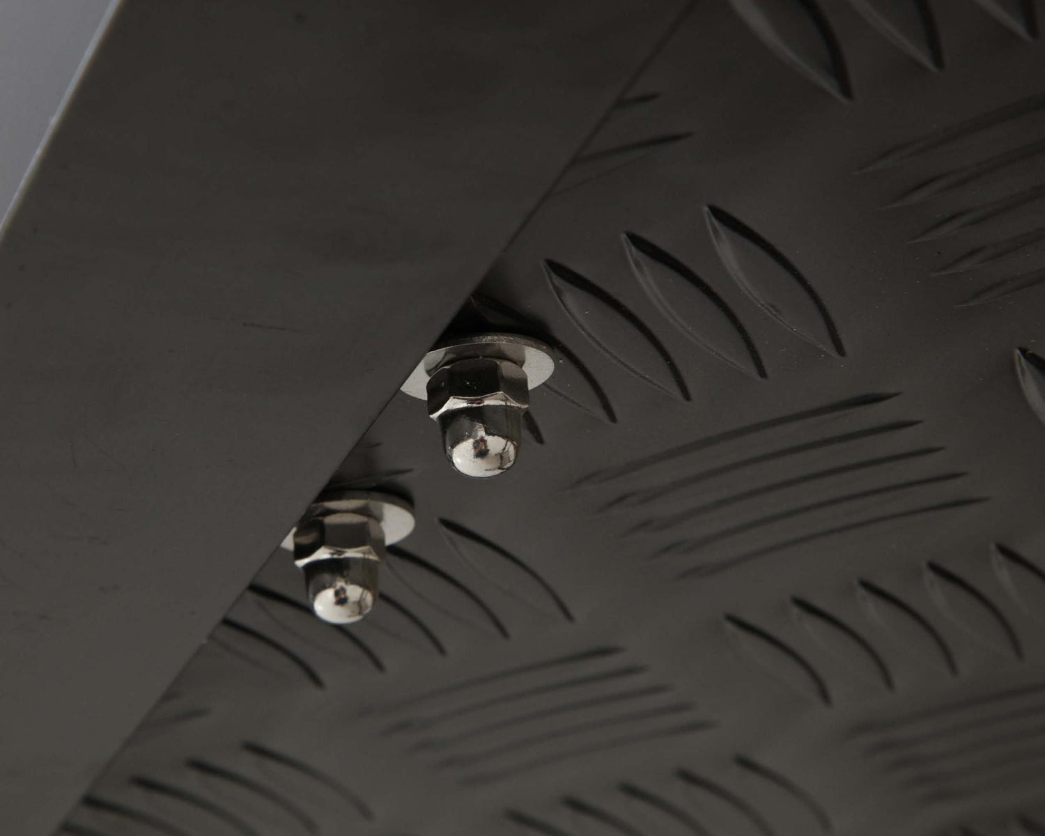 18089901 Bushveld hard shell roof top tent OVS