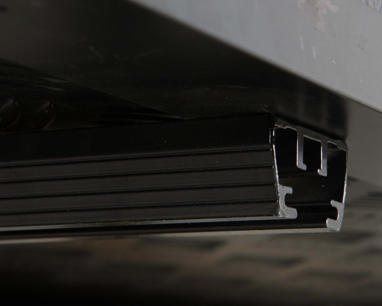 18089901 Bushveld hard shell roof top tent OVS