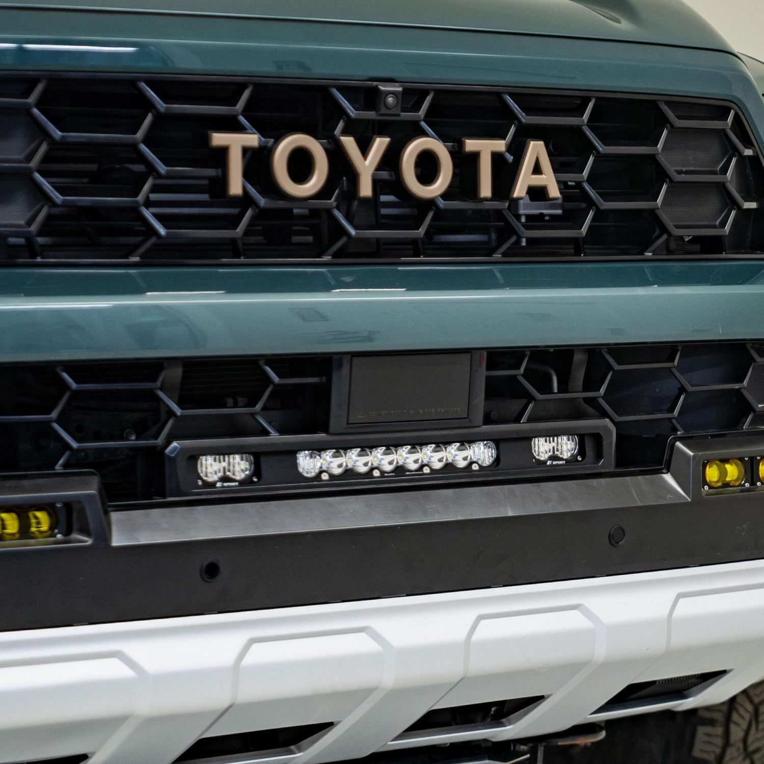 S8 10 Inch S2 Pro Grille Light Replacement Kit 2025-On Toyota 4Runner TRD Pro Clear Baja Designs